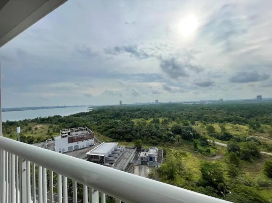 Teega Suites Seaview By Vdo Homestay Nusajaya  Luaran gambar