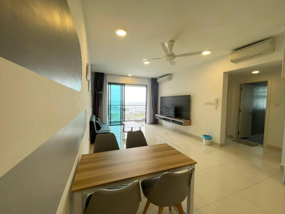 Teega Suites Seaview By Vdo Homestay Nusajaya  Luaran gambar