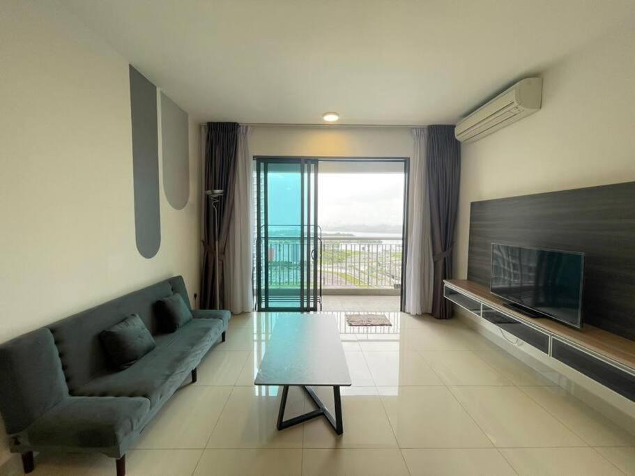 Teega Suites Seaview By Vdo Homestay Nusajaya  Luaran gambar
