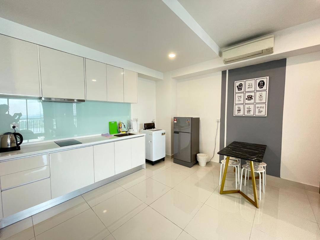 Teega Suites Seaview By Vdo Homestay Nusajaya  Luaran gambar