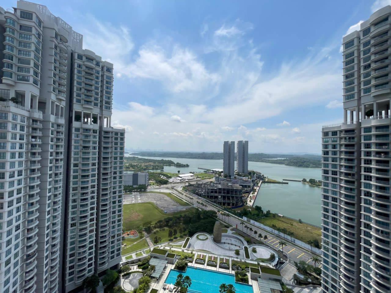 Teega Suites Seaview By Vdo Homestay Nusajaya  Luaran gambar